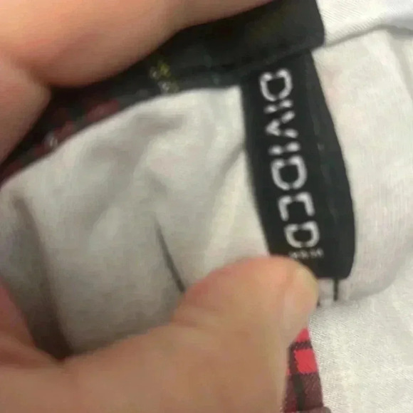 Divided red plaid pants ๐ - Picture 4 of 5